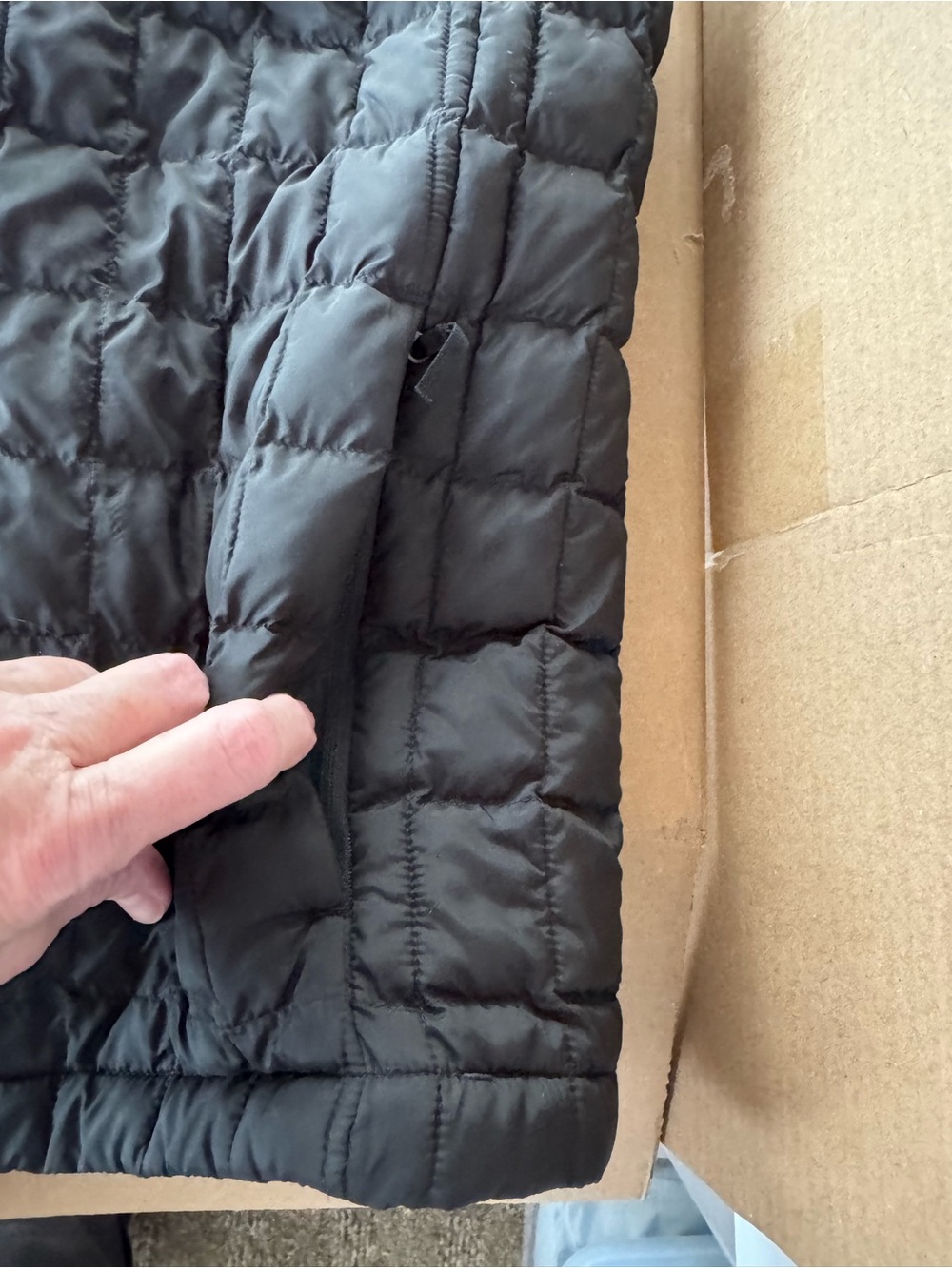 The North Face Men’s M ThermoBall Eco Vest Full Zip Puffer Black Logo - Picture 15 of 15